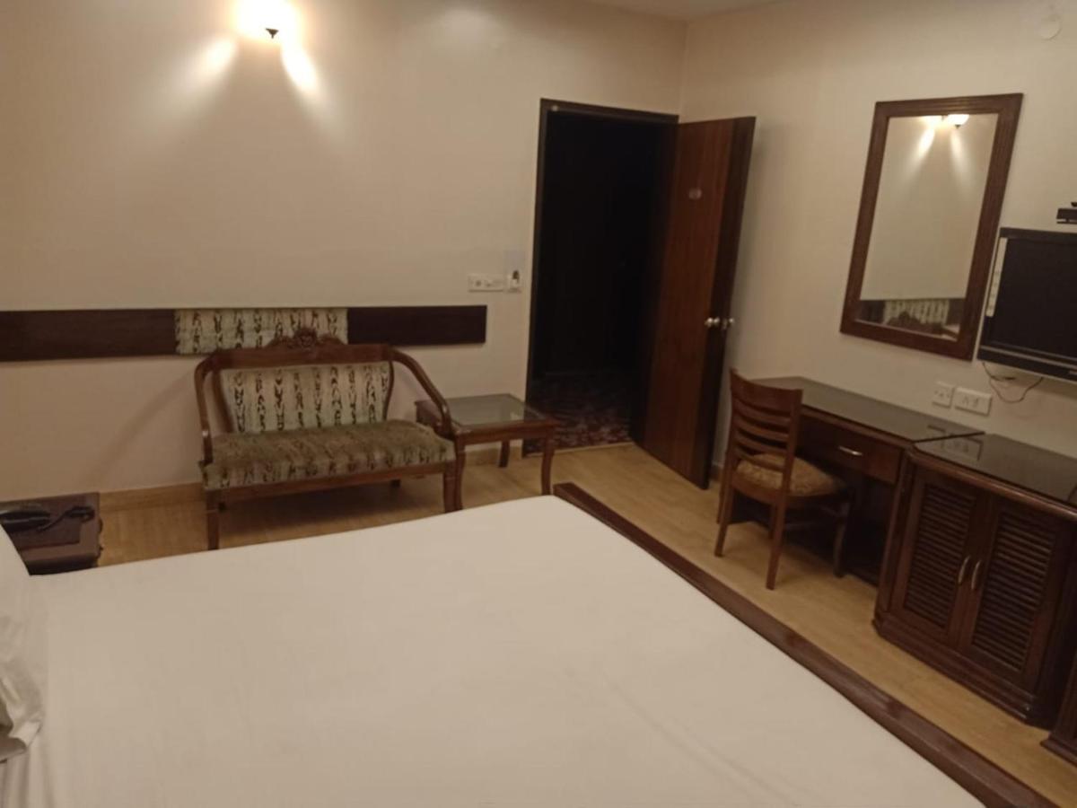 Hotel Clark Heights New Delhi Luaran gambar