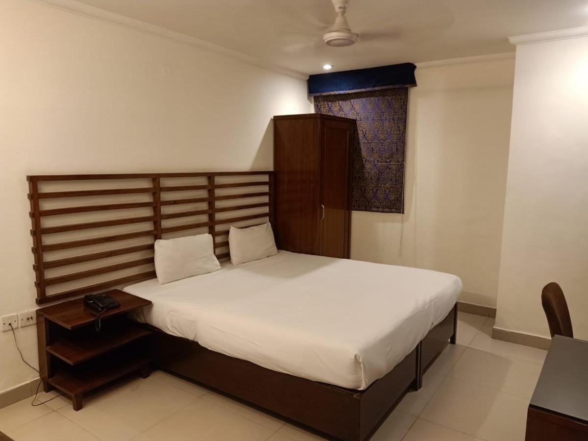 Hotel Clark Heights New Delhi Luaran gambar