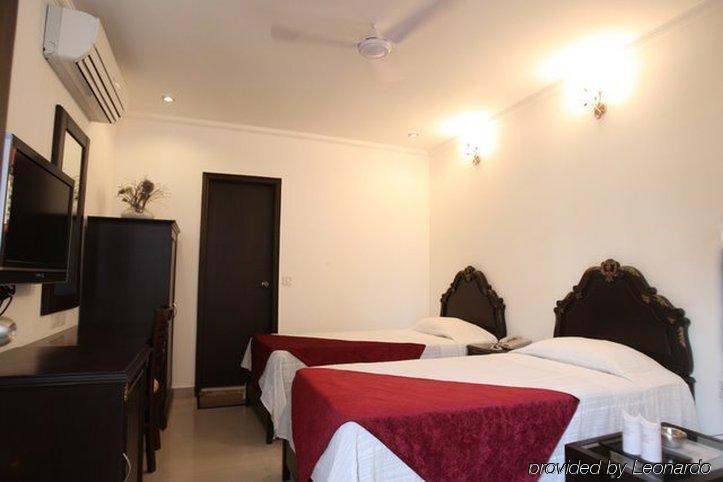 Hotel Clark Heights New Delhi Bilik gambar